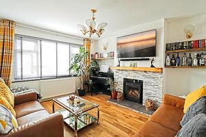 Living Room- click for photo gallery